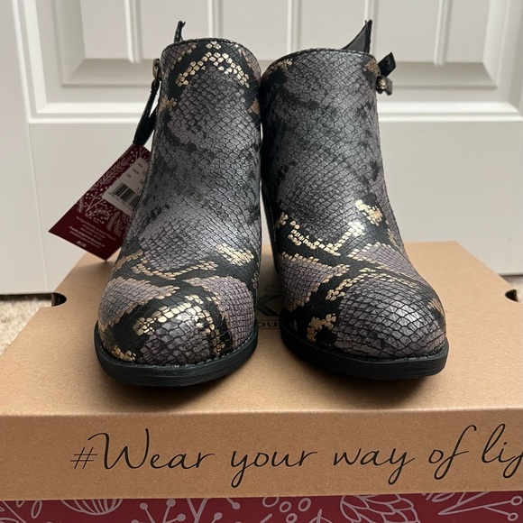 MUK LUKS Women's Yellowstone Yardley Boots - Picture 8 of 14